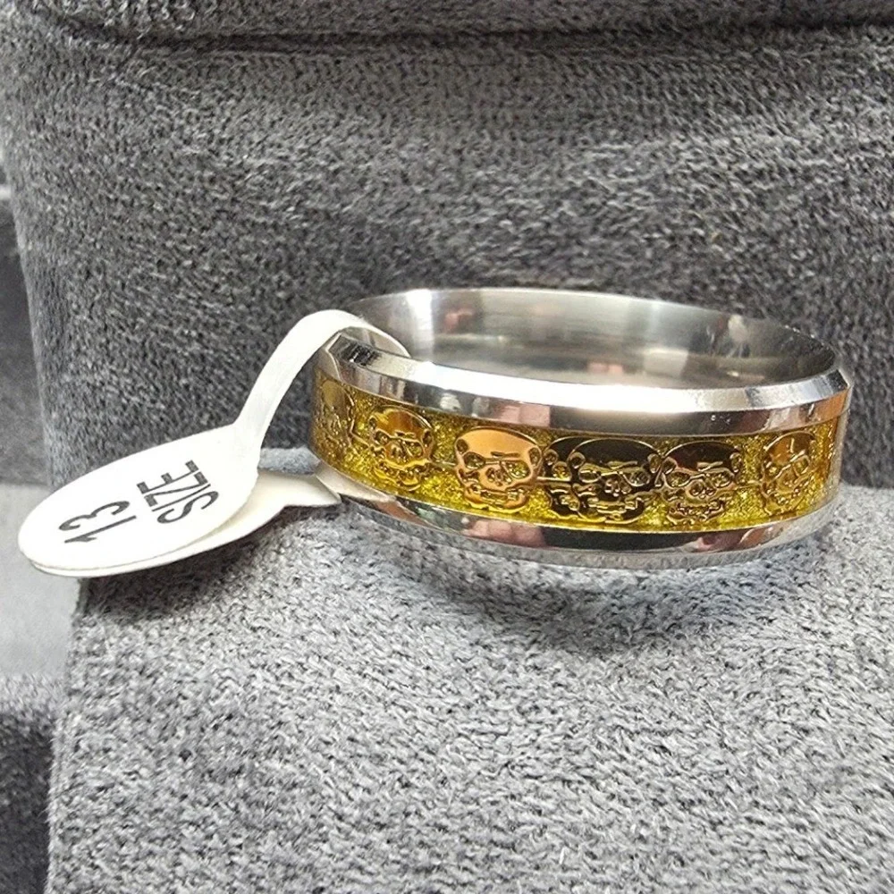 New Inlaid Skulls Comfort‎ Band Ring Mens Size 14 Gold Silver Tones Goth Biker